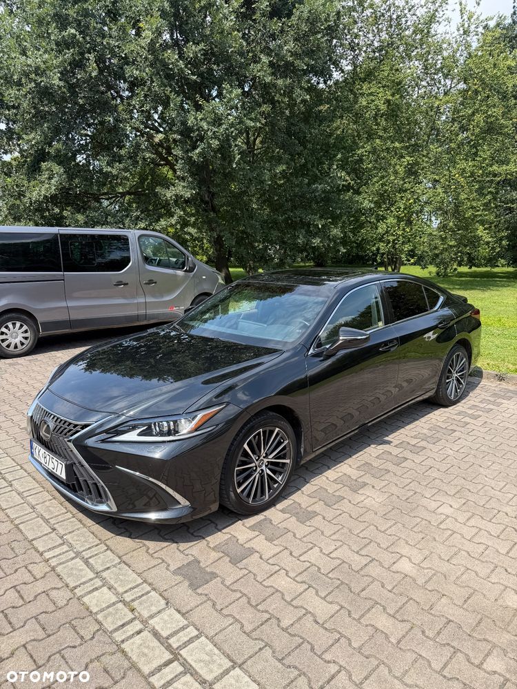 Lexus ES 300h Business Edition - 1