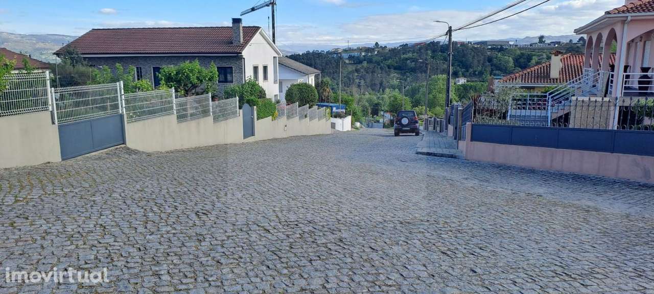 Terreno urbano construção de moradias, Penafiel, com 3.436 m2 e 45 m - Grande imagem: 2/7