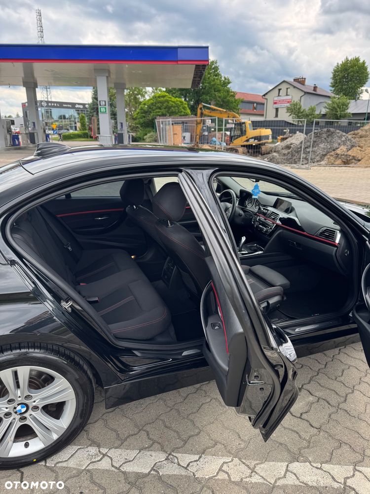 BMW Seria 3 318i Sport Line - 9