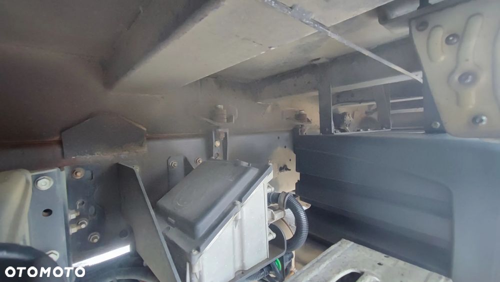 Renault Midlum 270 SEMAT ZOELLER - 8