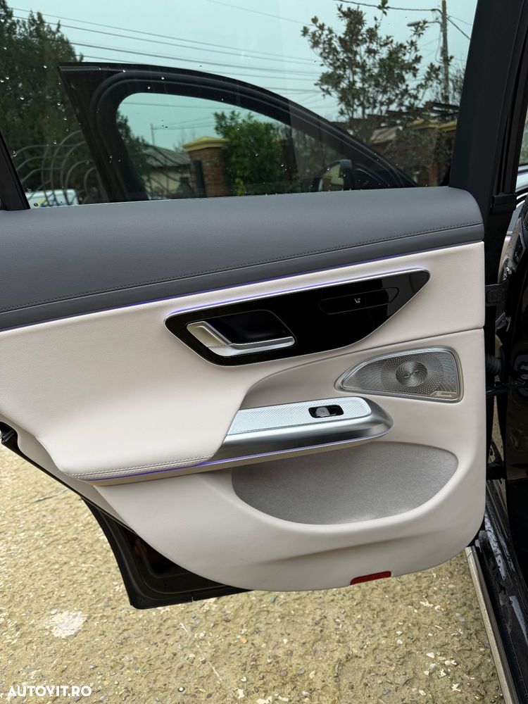 Mercedes-Benz E 300 de Aut. - 16