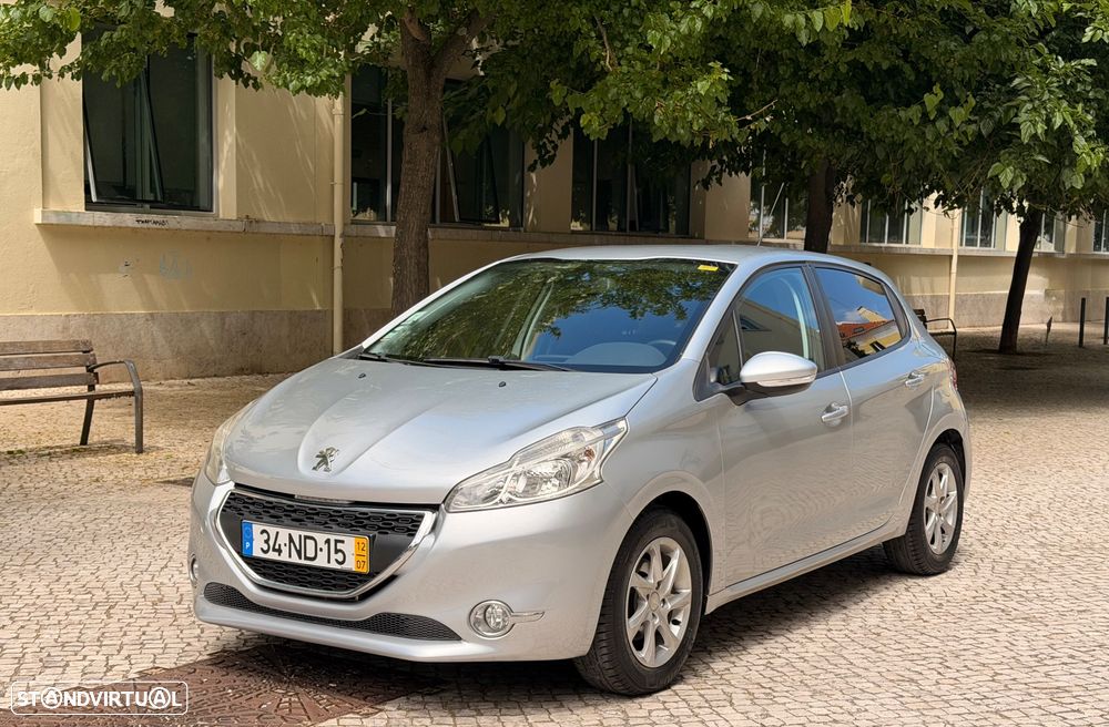 Peugeot 208 1.2 VTi Allure - 1
