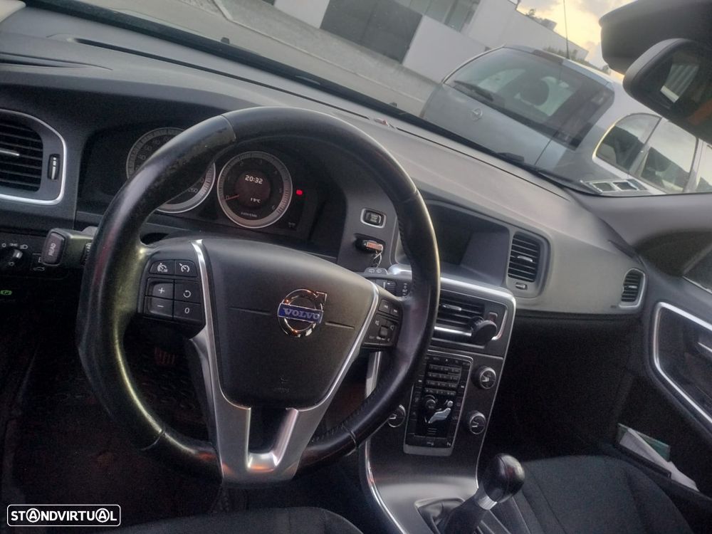 Volvo V60 1.6 D2 Drive Momentum Start/Stop - 5