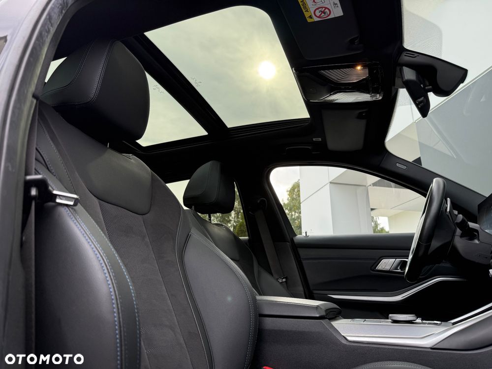 BMW Seria 3 320d xDrive M Sport sport - 9