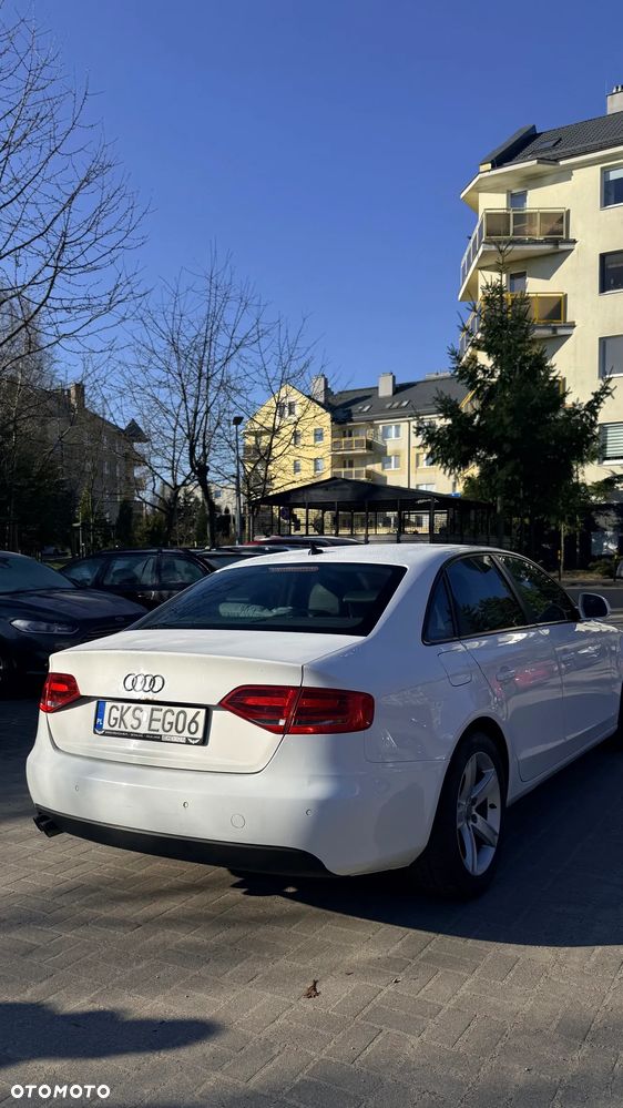 Audi A4 Limousine - 8