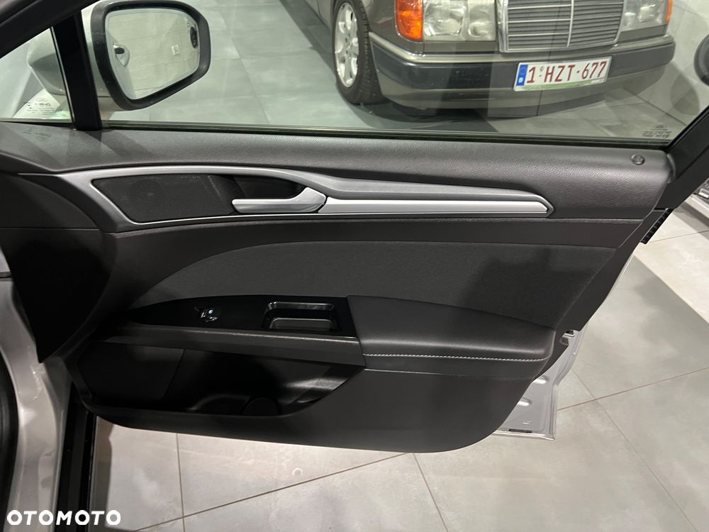 Ford Mondeo - 28