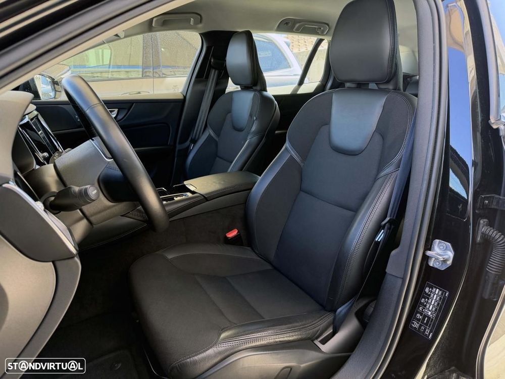 Volvo V60 2.0 T8 AWD TE Momentum Plus - 13