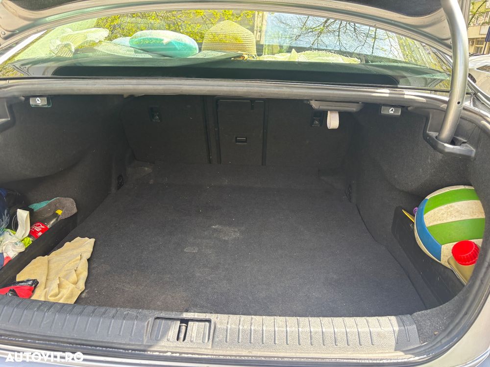 Volkswagen Passat 2.0 TDI DSG Comfortline - 5