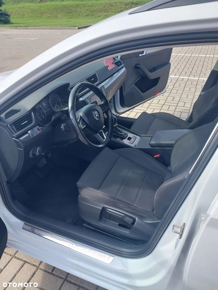 Skoda Superb 2.0 TDI Ambition DSG - 7