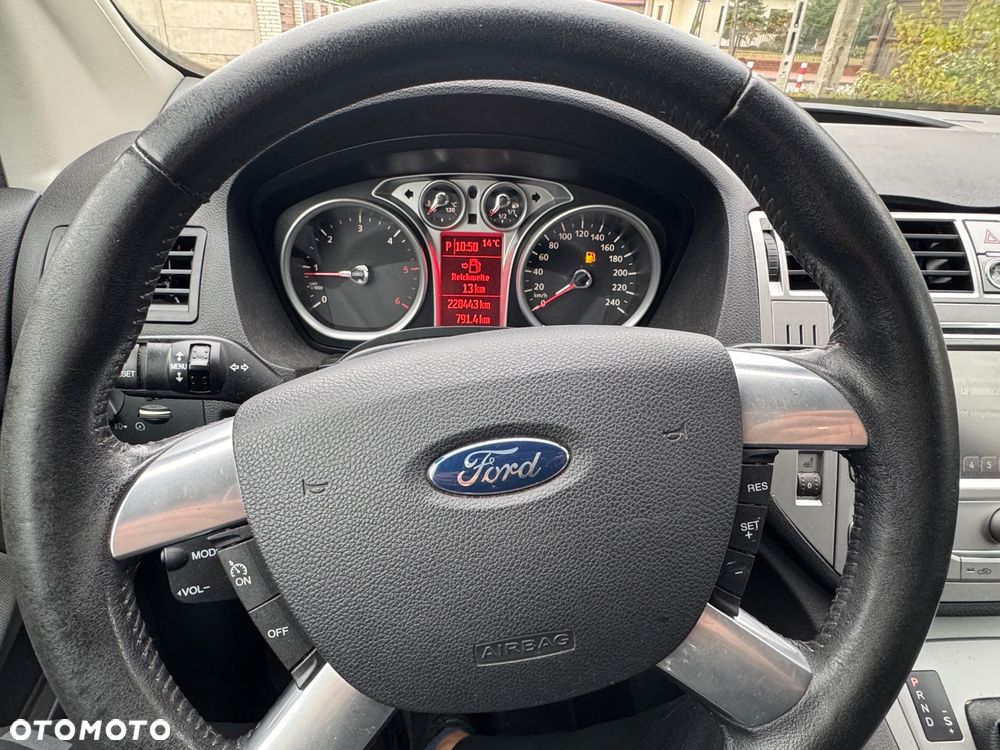 Ford Kuga - 19