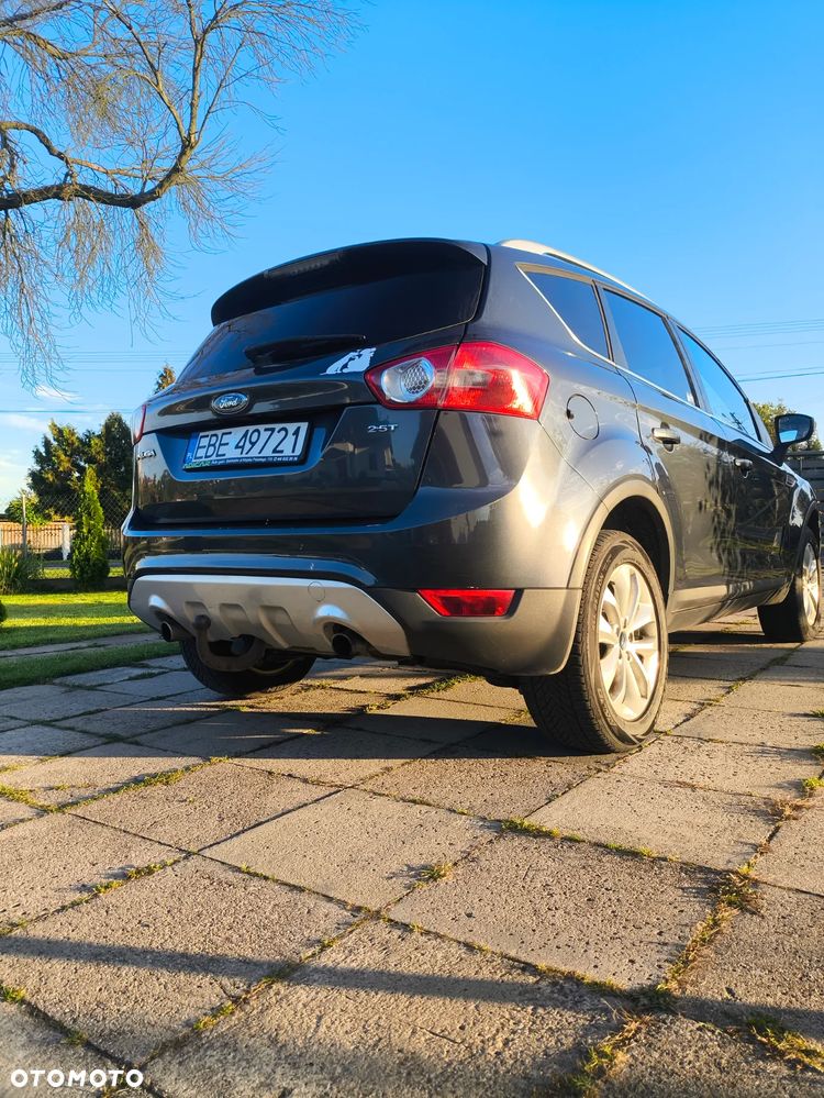 Ford Kuga 2.5 4x4 Titanium - 5