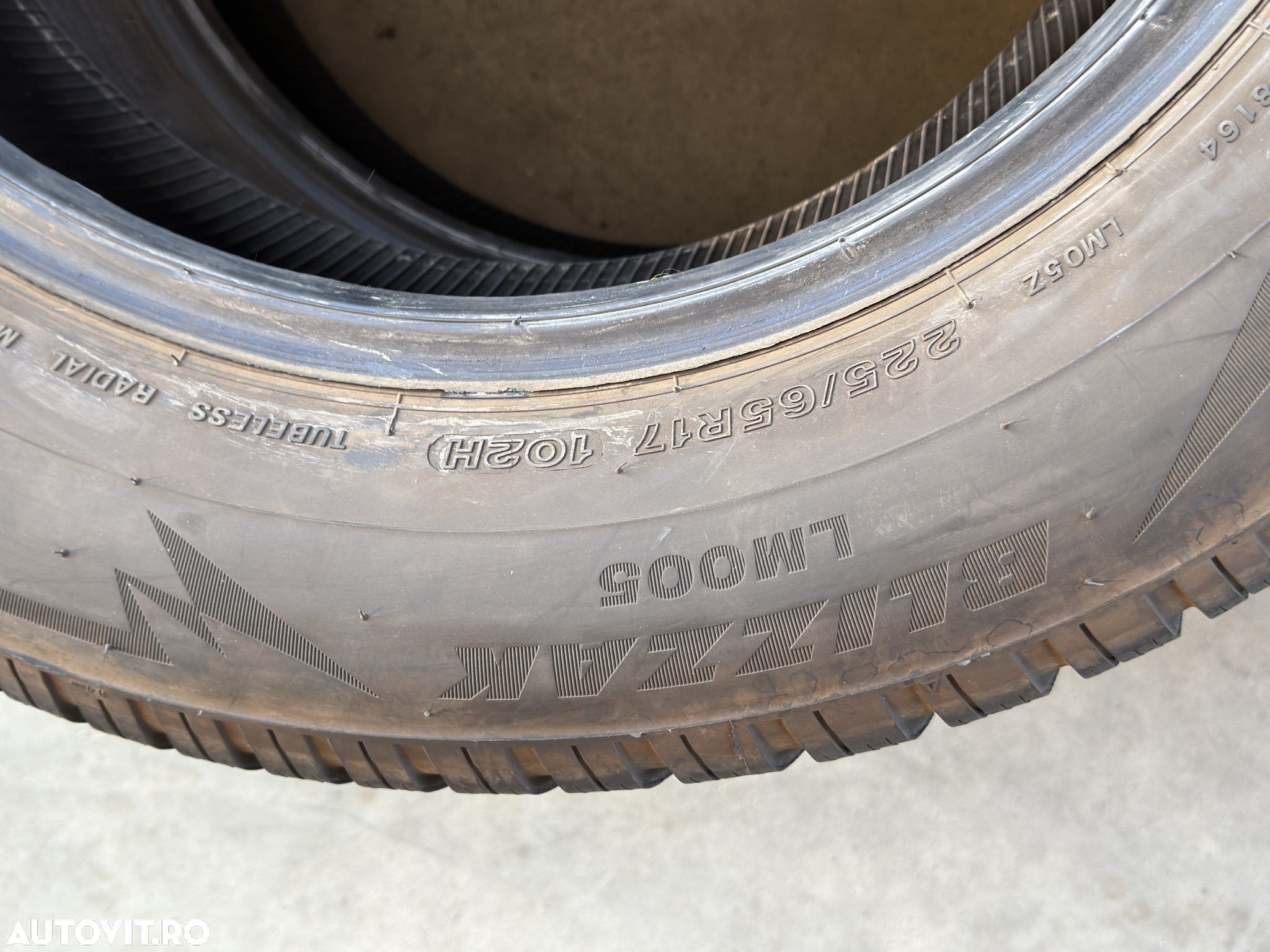 Vând 4 anvelope 215/65/17 bridgestone de iarnă ca noi - 5