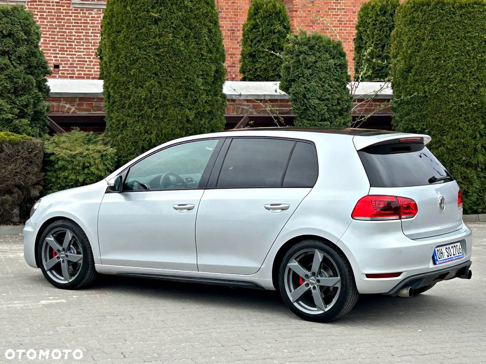 Volkswagen Golf - 22