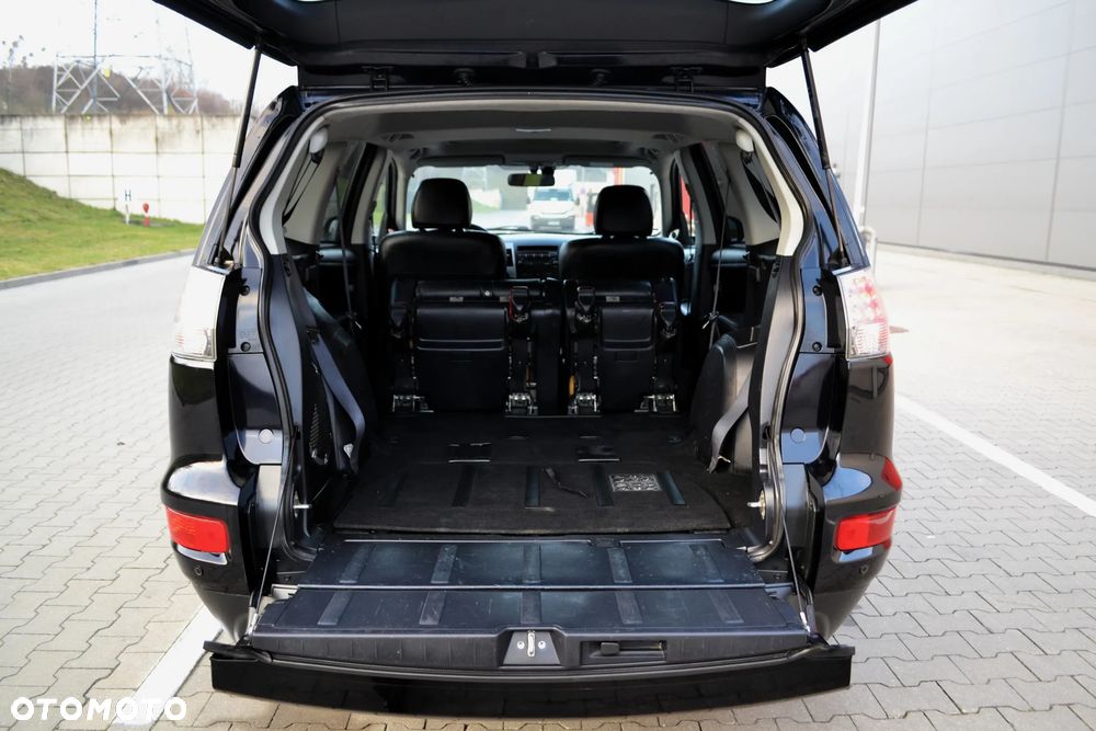 Mitsubishi Outlander 2.4 Intense + CVT - 33