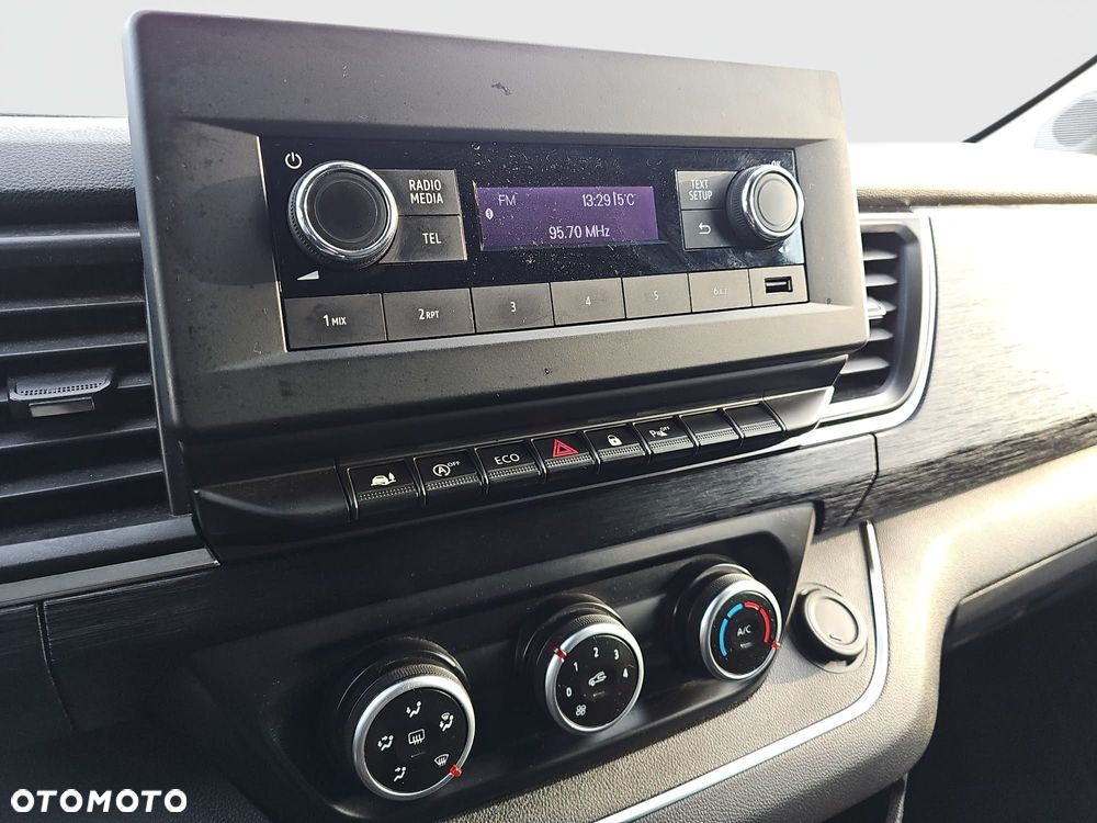 Renault Trafic 2.0 dCi - 19