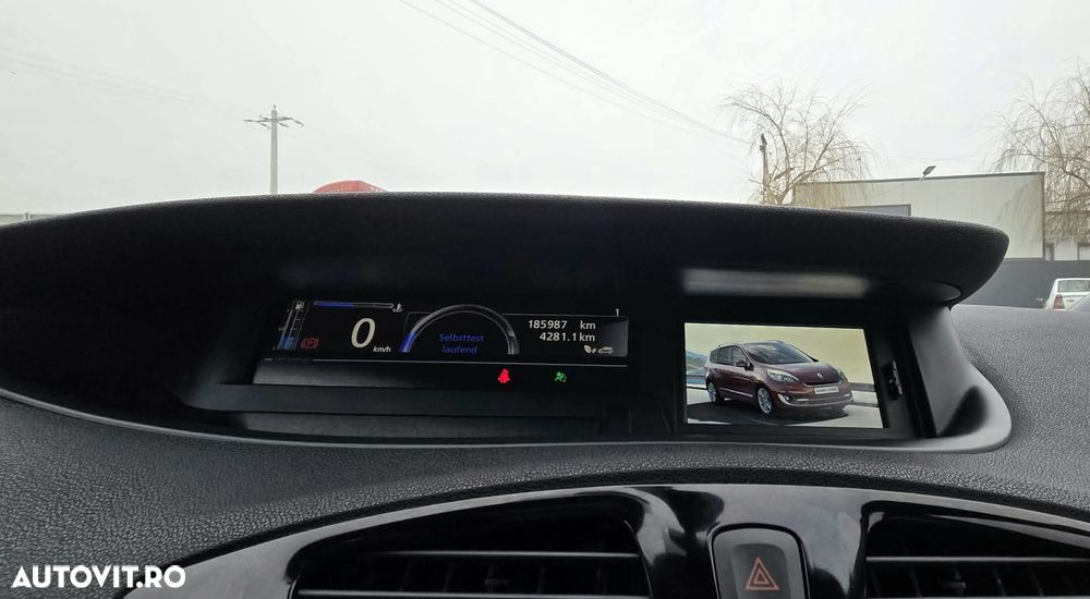 Renault Grand Scenic - 27