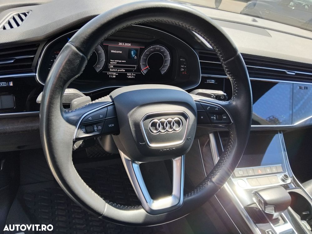 Audi Q8 - 12