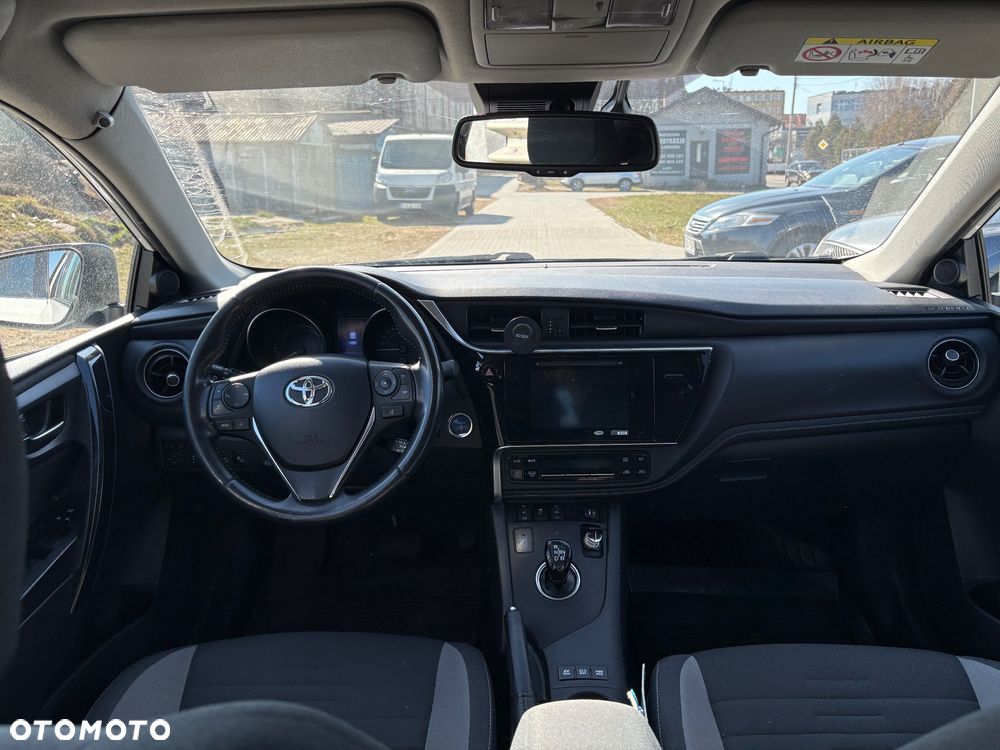 Toyota Auris - 12