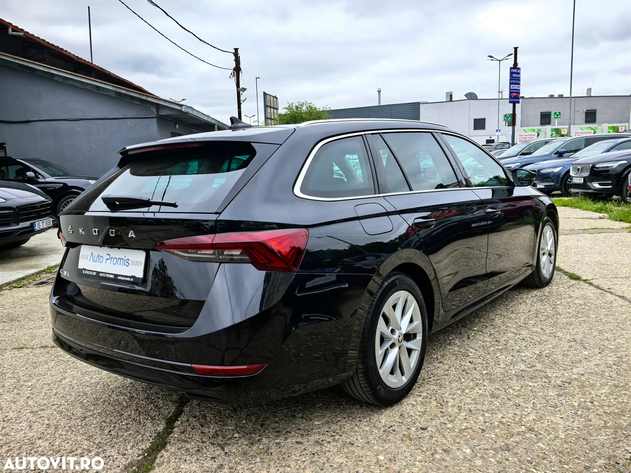 Skoda Octavia Combi 2.0 TDI DSG Style - 3