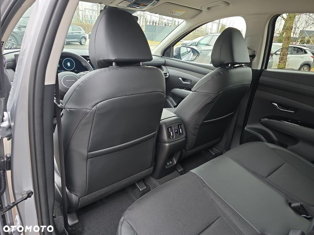 Hyundai Tucson 1.6 T-GDi HEV Executive 2WD - 12