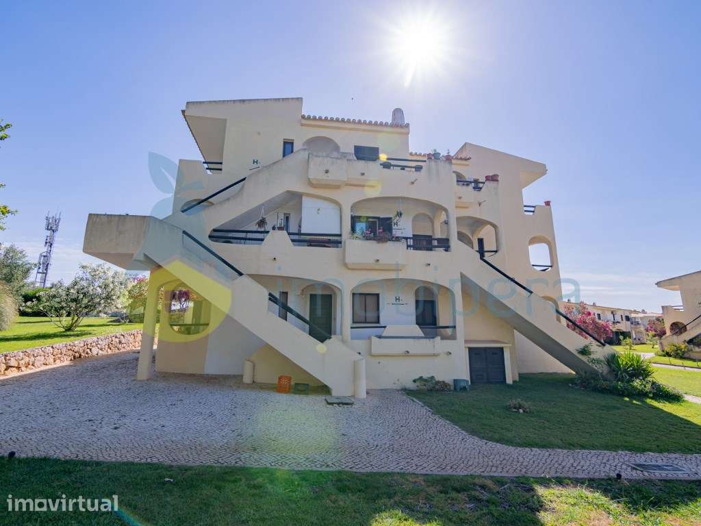 NÃO PERCA ESTA GRANDE OPORTUNIDADE! APARTAMENTO T1 ESPAÇOSO TOTALME... - Grande imagem: 3/27