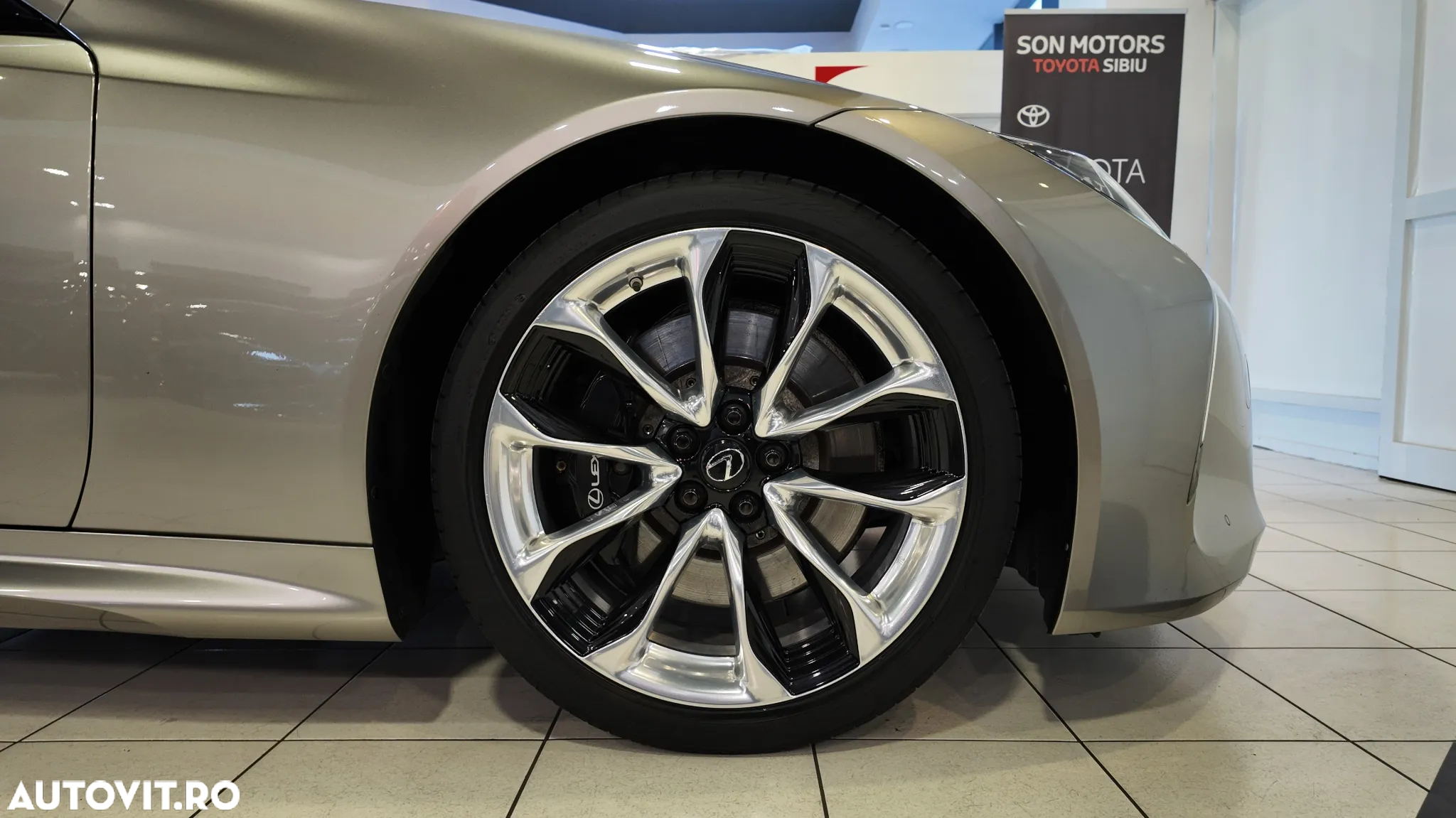 Lexus LC 500h Sport Premium - 11