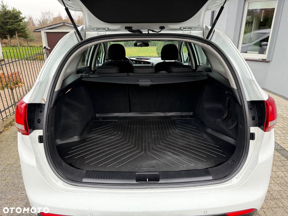 Kia Ceed 1.6 CRDi 136 ISG GT Line - 11