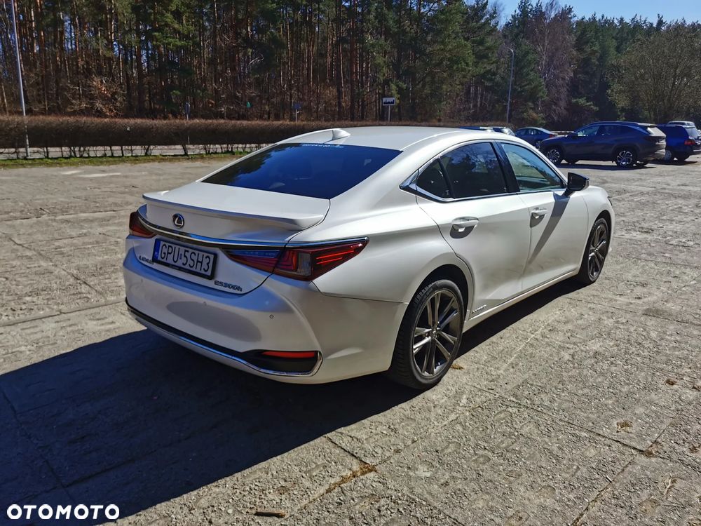 Lexus ES 300h Business Edition - 5