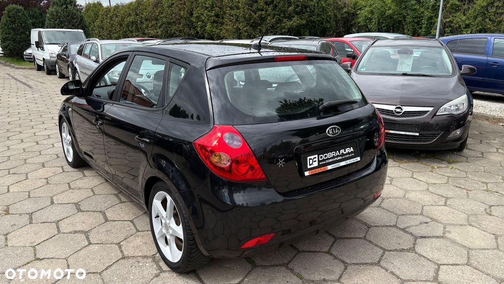 Kia Ceed - 9