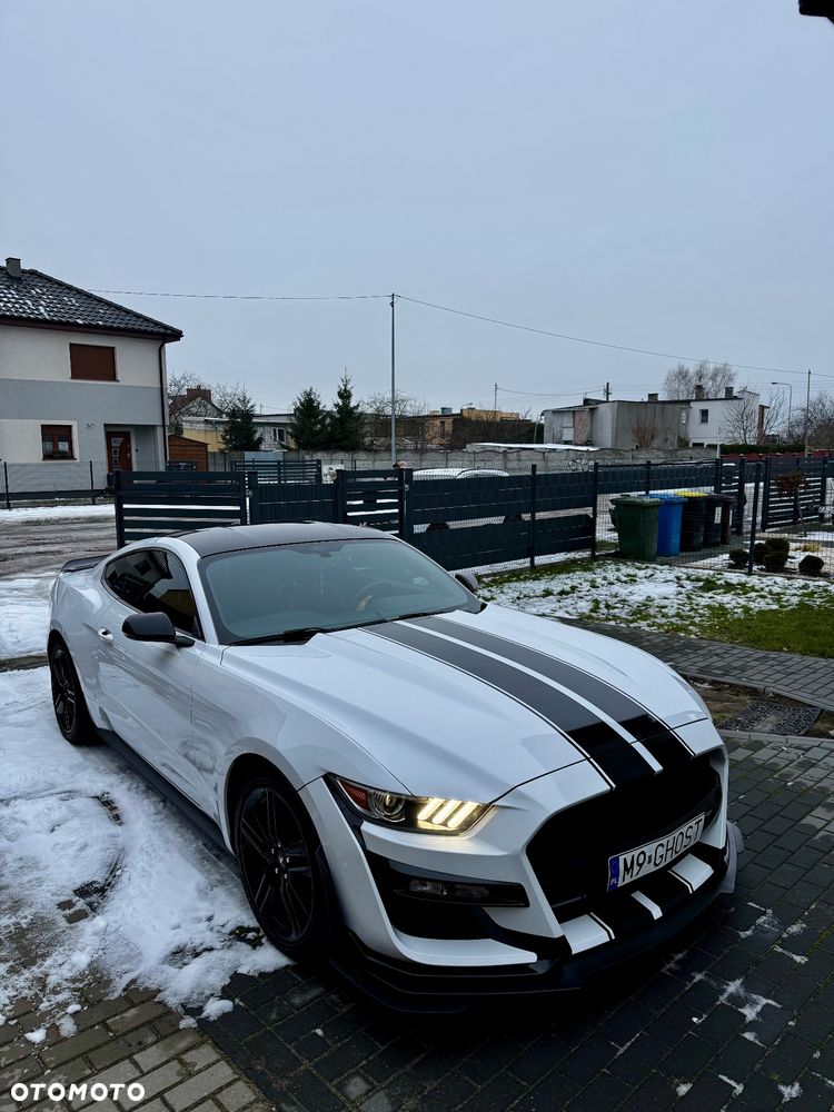 Ford Mustang - 1