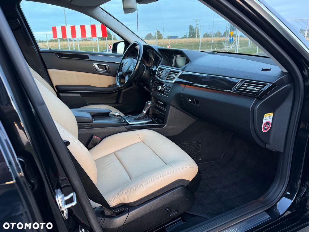 Mercedes-Benz Klasa E 250 T BlueEFFICIENCY 7G-TRONIC Avantgarde - 13
