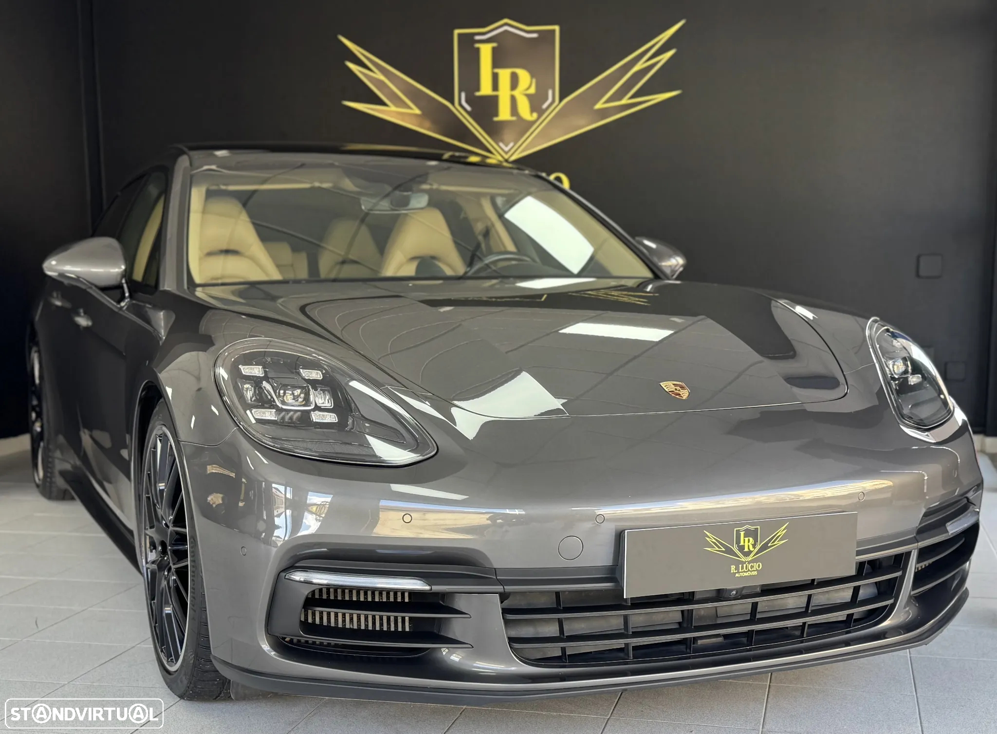 Porsche Panamera Sport Turismo 4 E-Hybrid - 2