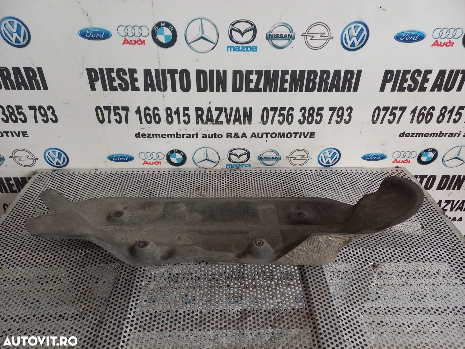 Scut Termic Audi A8 4H D4 An 2010-2011-2012-2013-2014-2015-2016-2017 Cod 4HA Dezmembrez Audi A8 4H - 5