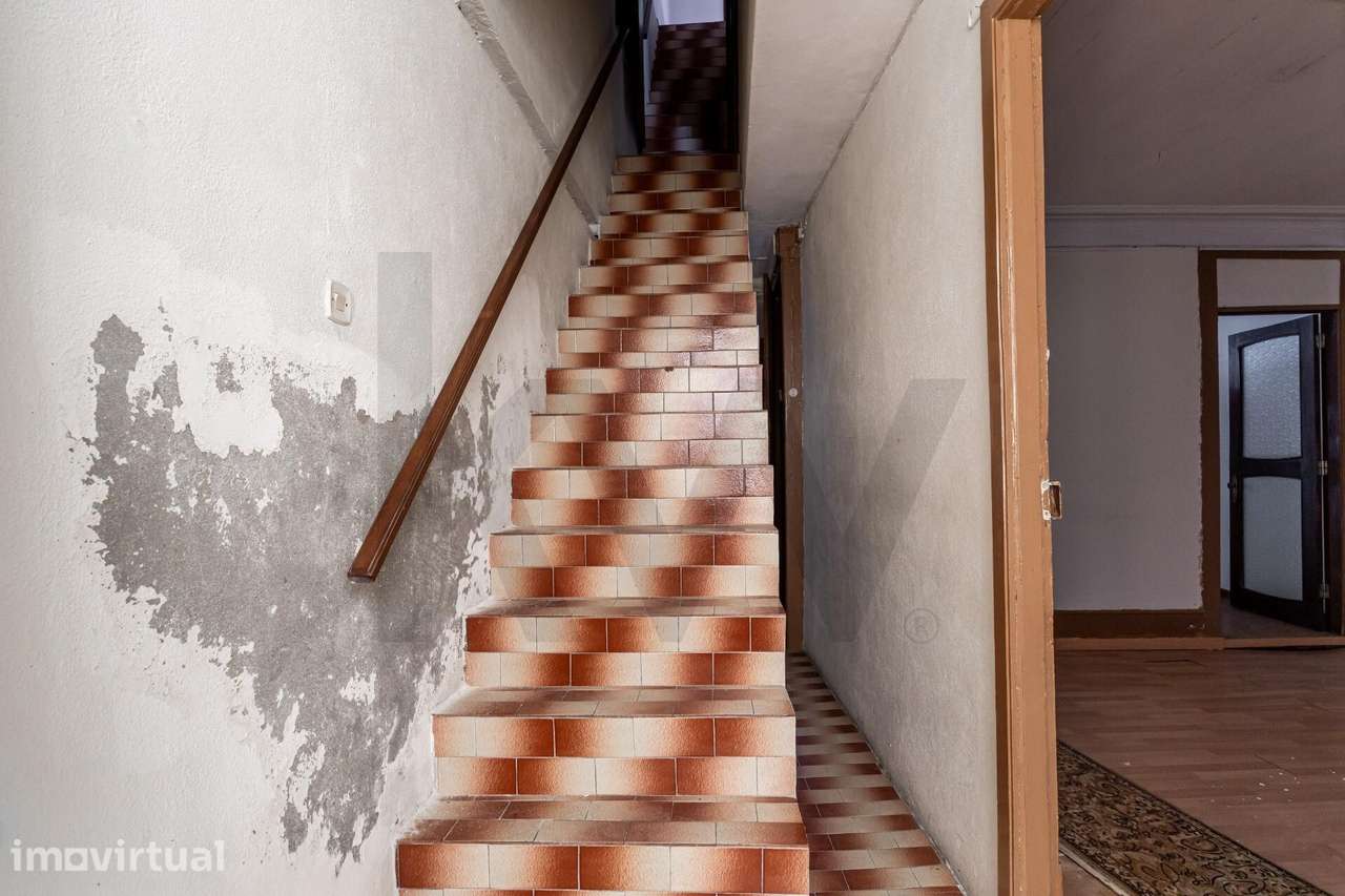 Moradia para reabilitação com projeto aprovado na Foz Velha - Grande imagem: 3/22