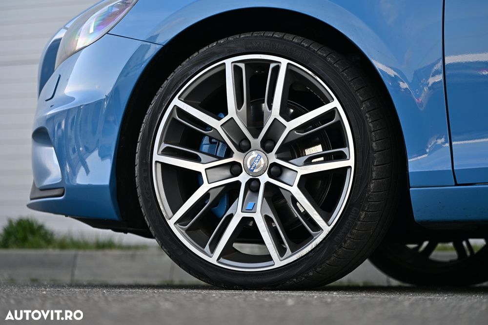Volvo V40 D3 Geartronic RDesign - 36