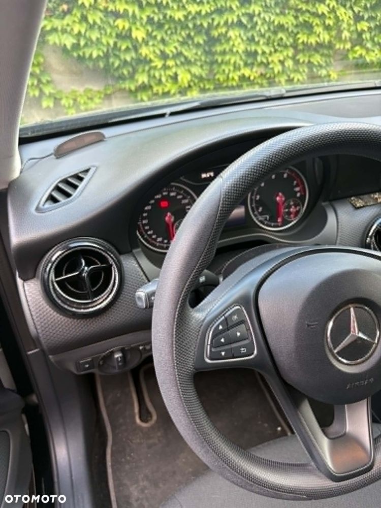Mercedes-Benz Klasa A 180 - 10
