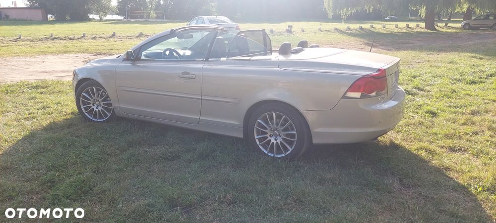 Volvo C70 2.4D5 Momentum - 10