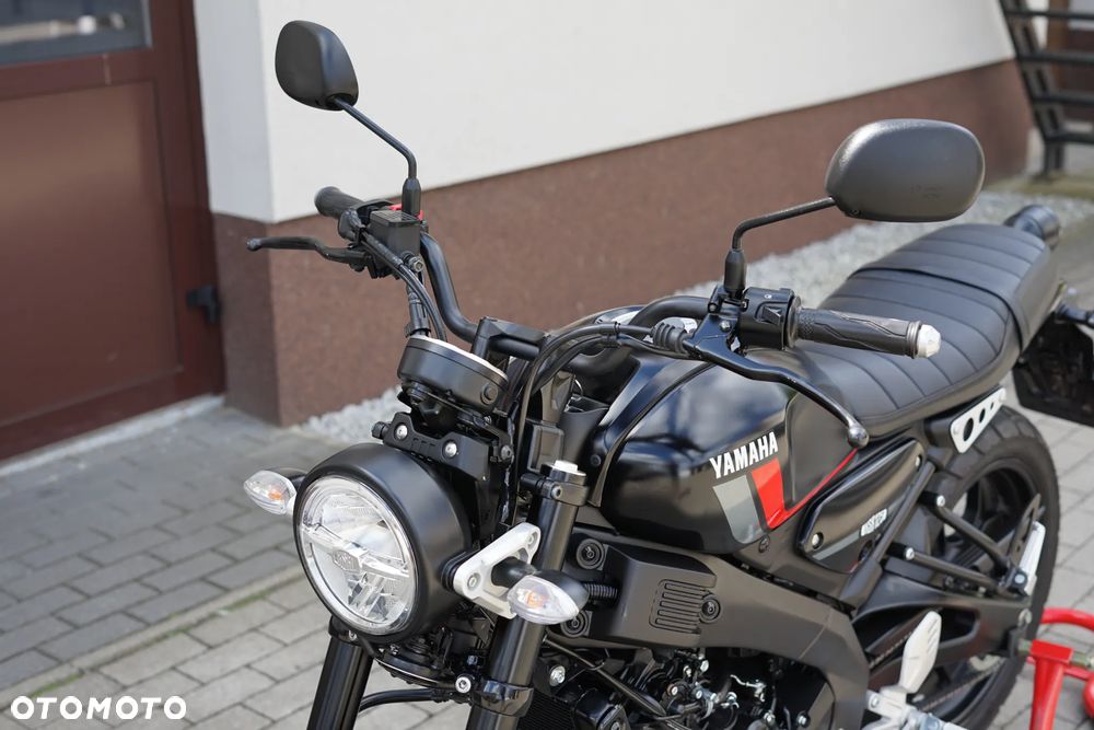 Yamaha XSR - 27