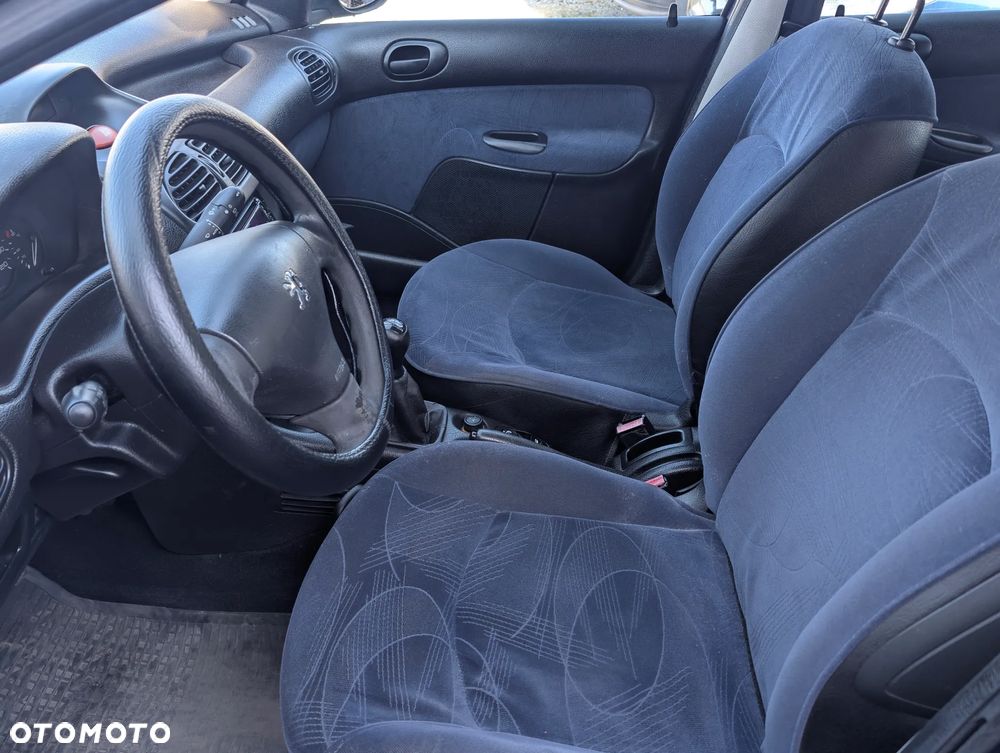Peugeot 206 - 10