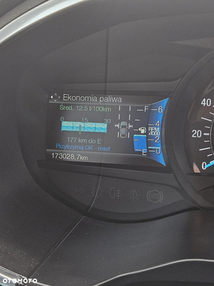 Ford Edge - 8