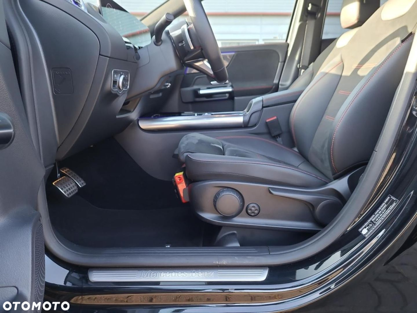 Mercedes-Benz GLA - 13