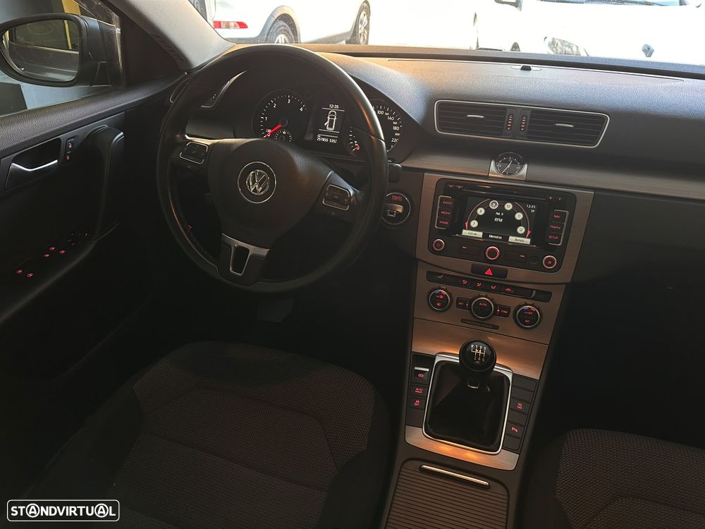 VW Passat Variant 1.6 TDI BlueMotion Comfortline - 22