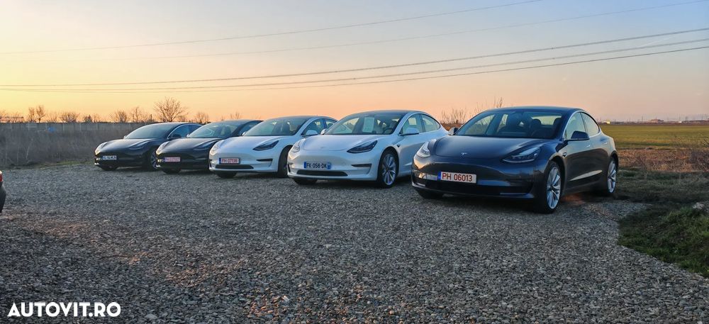 Tesla Model 3 - 2