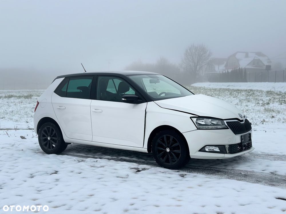 Skoda Fabia 1.0 Style Color - 22