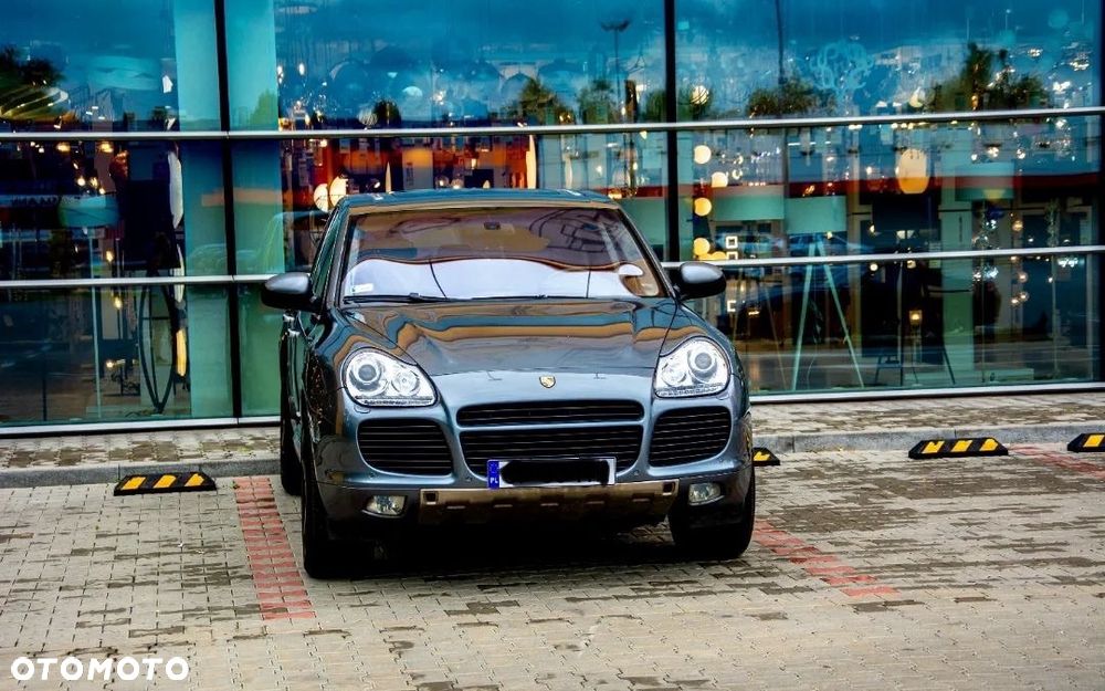 Porsche Cayenne Turbo - 10