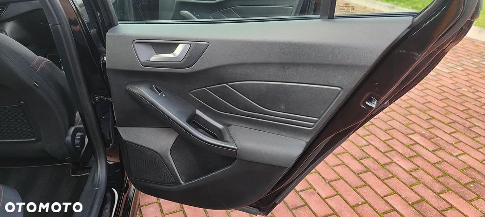 Ford Focus SW 1.5 EcoBlue S&S ST-LINE X - 16