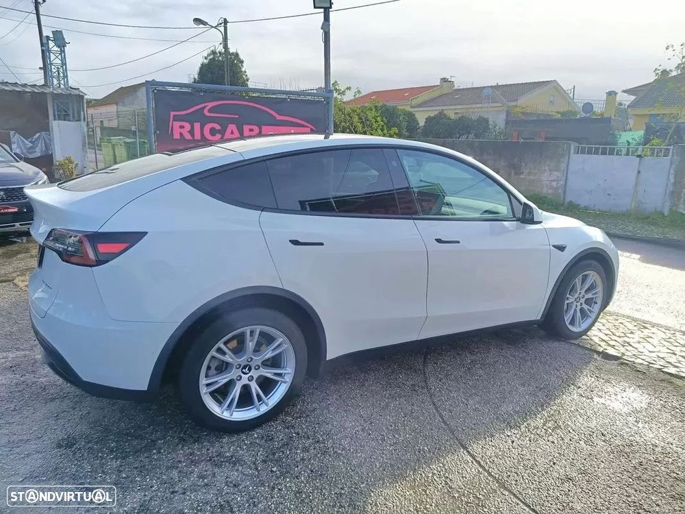 Tesla Model Y Long Range Dual Motor AWD - 6