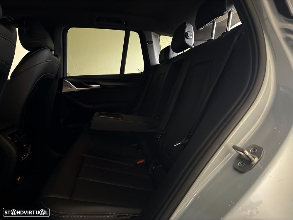 BMW X3 30 e xDrive Pack M — fotografia 31