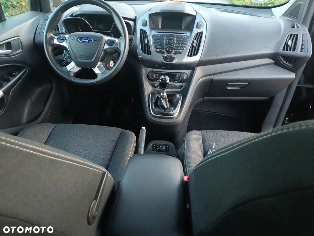Ford Tourneo Connect Grand - 25