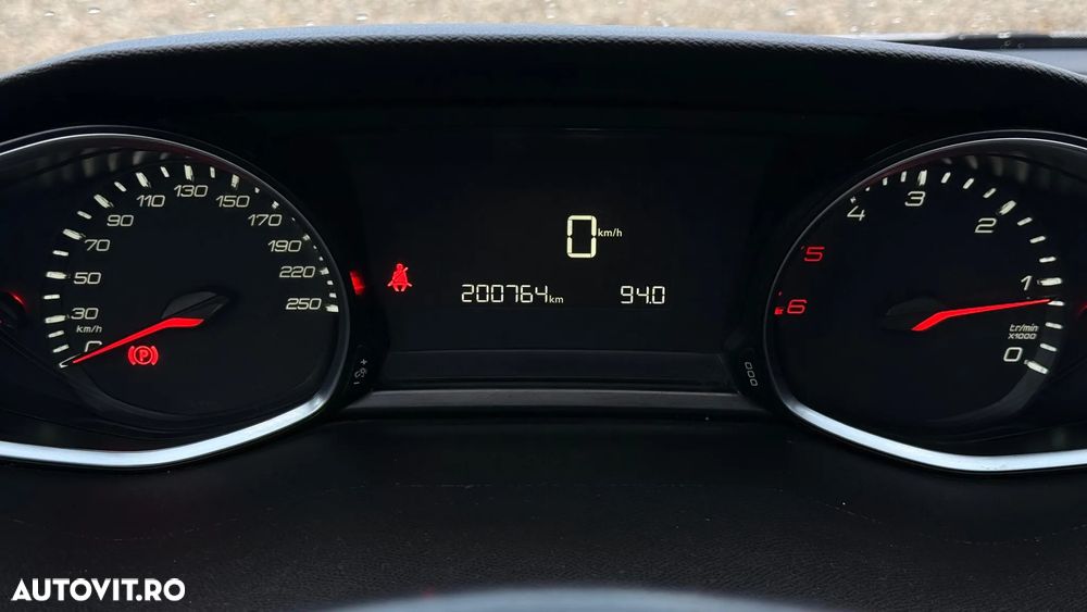 Peugeot 308 SW BlueHDi 120 Stop & Start Style - 19